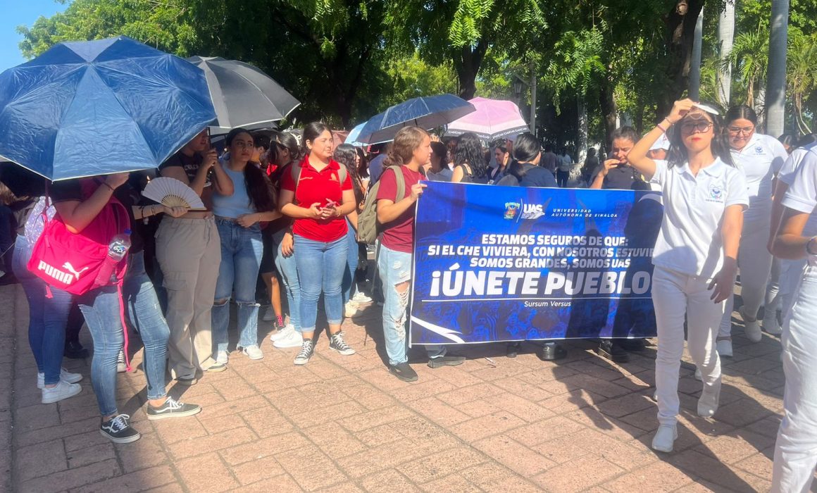 Marchan Estudiantes De La UAS Para Conmemorar El 2 De Octubre