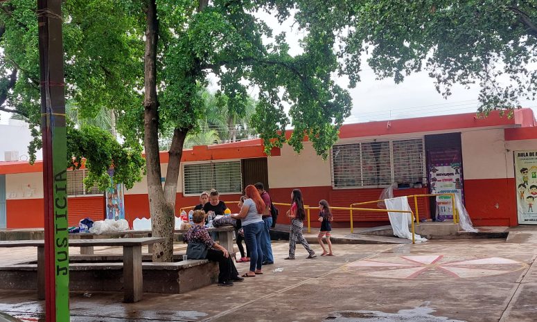 Habilitan albergue tras fuerte lluvia en el Limón de los Ramos, Culiacán