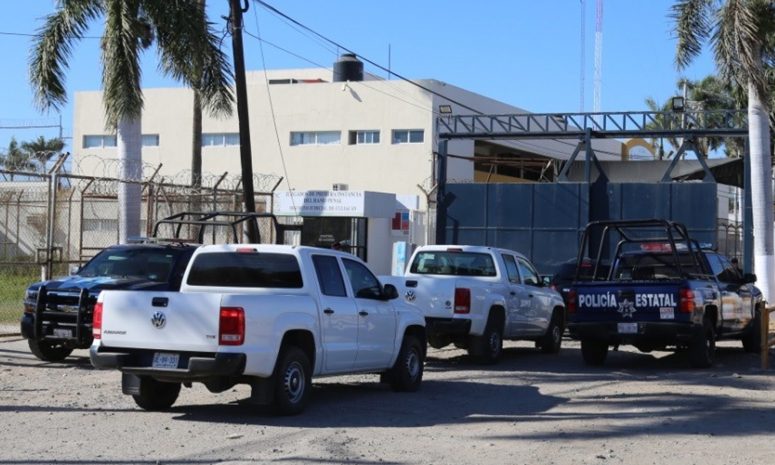 Aseguran granada y 8 armas largas en penal de Culiacán