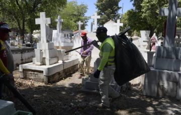 Inician mantenimiento en panteones de Culiacán por Día de Muertos ...