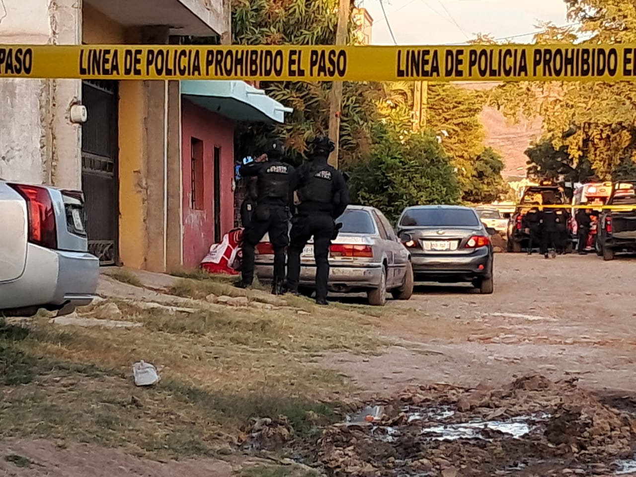 Asesinan a 2 hombres a bordo de un taxi en Acapulco - Noticias de Sinaloa
