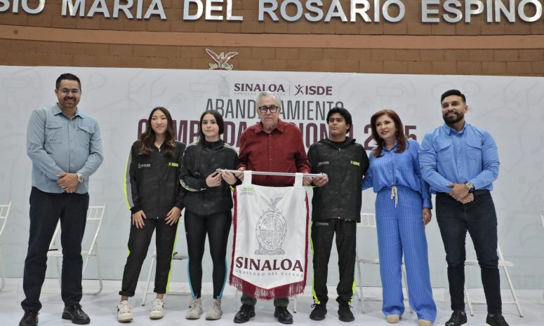Tenemos nivel: Rubén Rocha, al abanderar a 600 deportistas sinaloenses