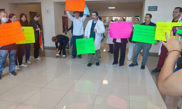 Personal del Sector Salud protesta en el Hospital General de Culiacán