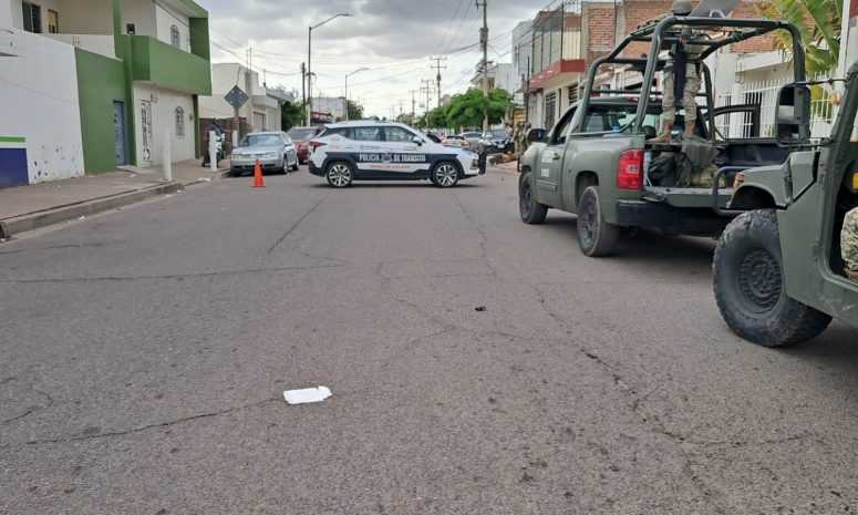 Asesinan a balazos a padre e hijo a bordo de un automóvil en Culiacán