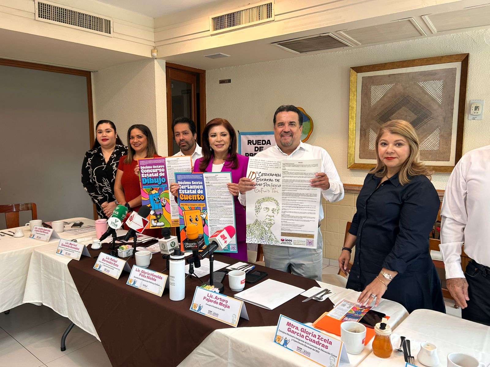 Invita IEES a participar en concurso de dibujo y ensayo político ...