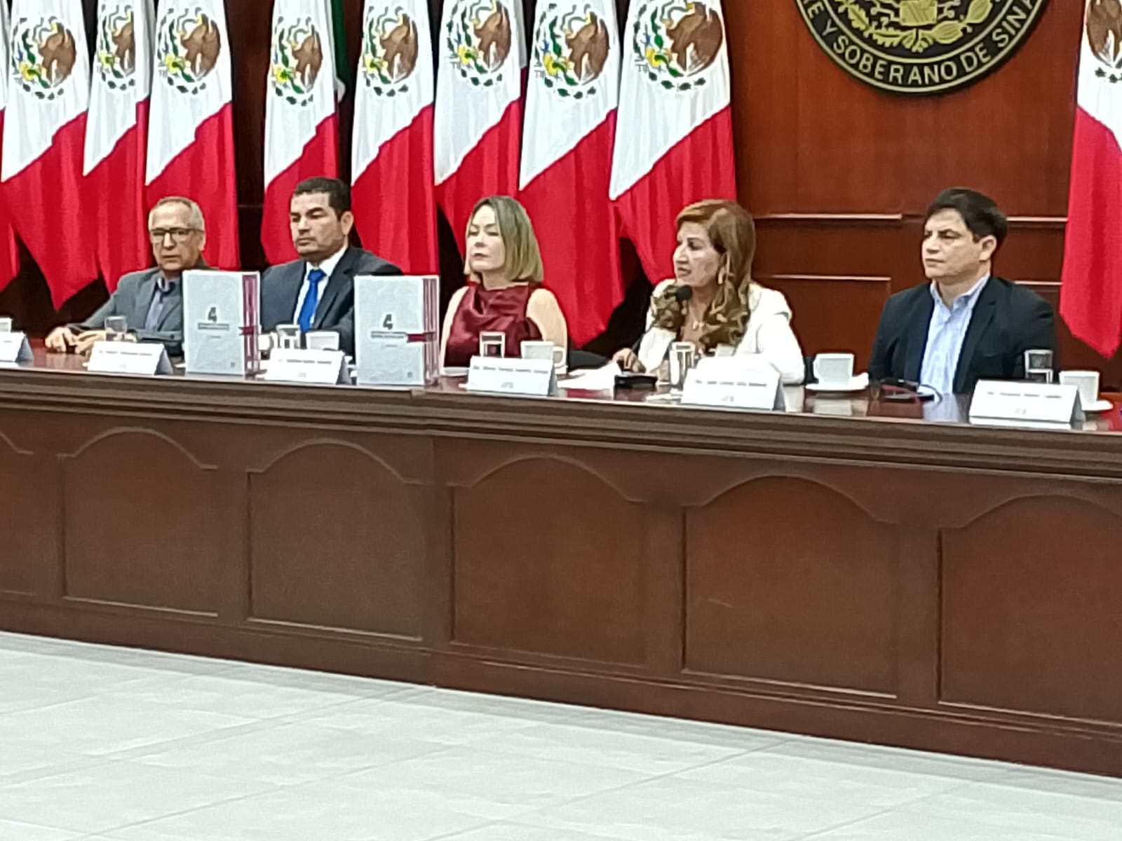 Gobierno de Sinaloa entrega informe de Rubén Rocha al Congreso estatal ...