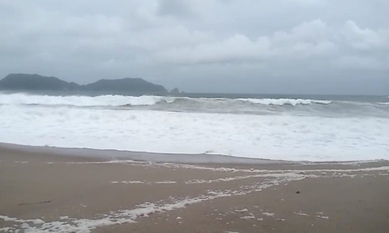 Huracán Polo se aleja de costas mexicanas, pero genera lluvias