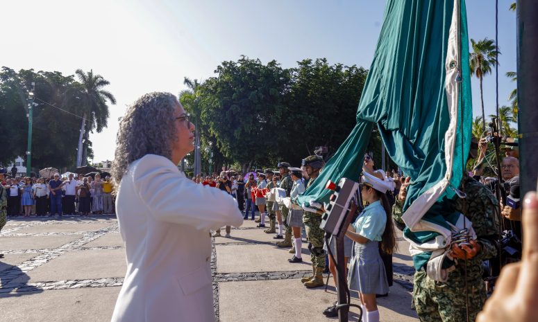 Encabeza Graciela Domínguez 216 aniversario de la Guerra de Independencia
