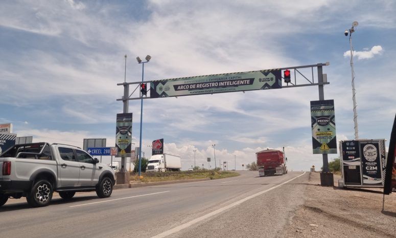 Instalan 13 arcos lectores de placas en Sinaloa