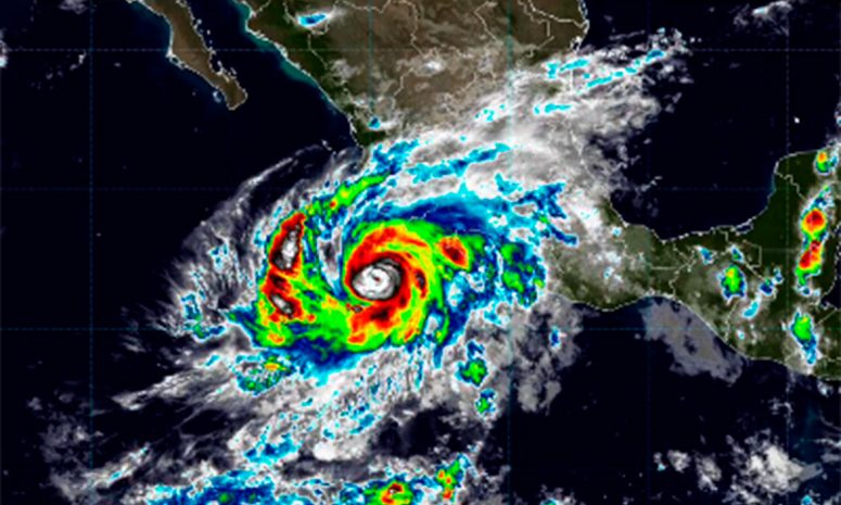 Simón se intensifica a categoría 3 a 245 km de Colima