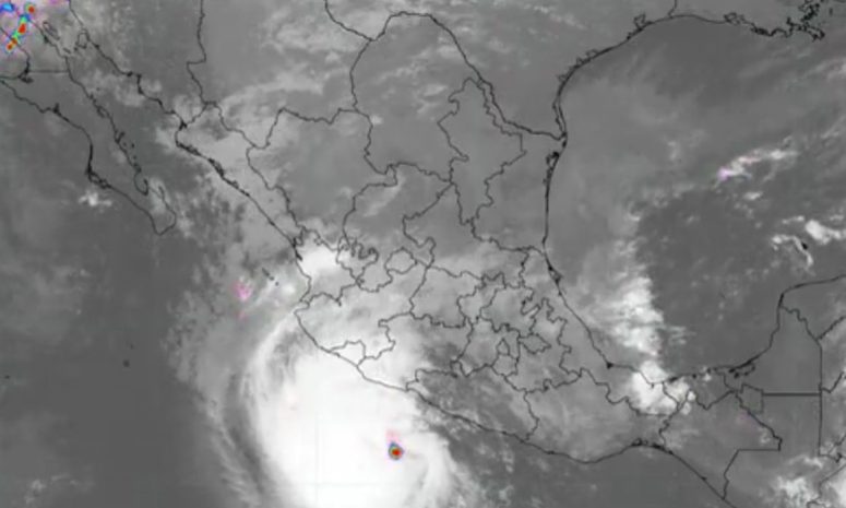 Trudy, categoría 1, a 305 km al sur-sureste de Manzanillo