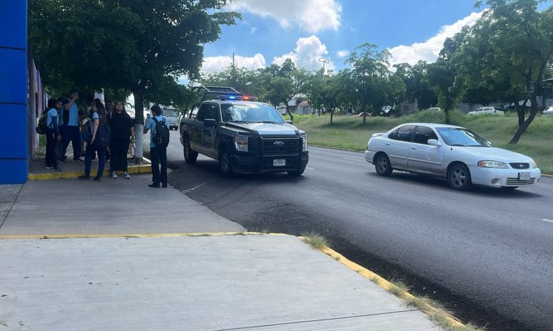 Evacuan escuela Normal de Culiacán ante operativo policial