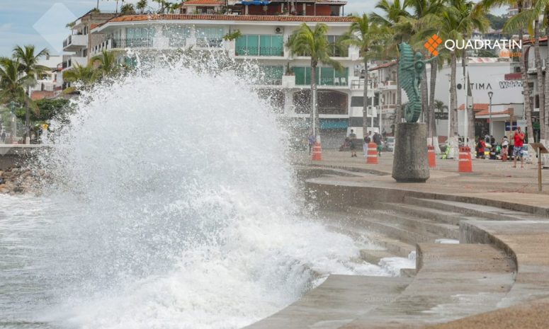 Impactaría Simón como categoría 4 entre la mañana y mediodía del domingo