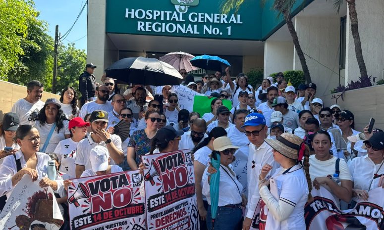 Protestan trabajadores del IMSS en Culiacán