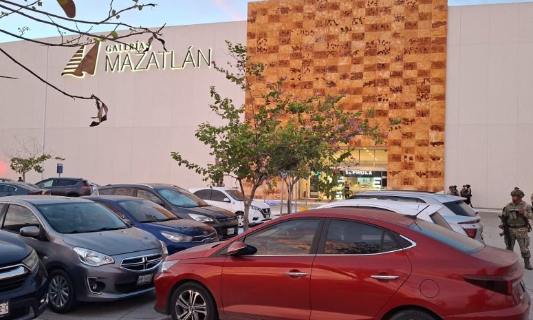 Asesinan a un hombre en Plaza Galerías de Mazatlán