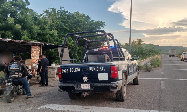 Rescatan a hombre atacado por un enjambre de abejas al sur de Culiacán