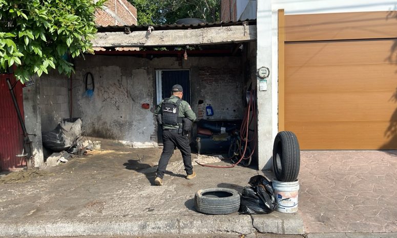 Privan de la libertad a exempleado del STJ en llantera de Culiacán