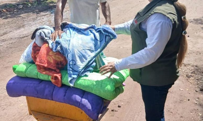 Lleva Gobierno de Sinaloa apoyos a familias afectadas por Polo