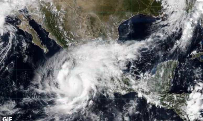 Alerta: se aproxima el impacto en tierra del poderoso huracán Simón